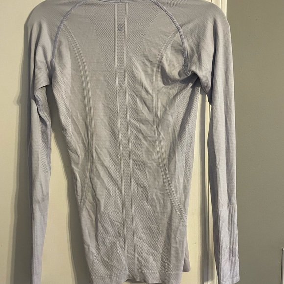 Lulu Lemon Swiftly Long Sleeve - Picture 2 of 5